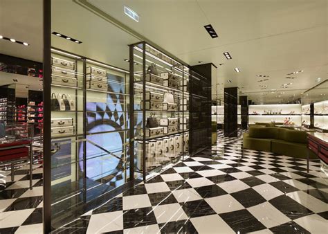 faubourg prada|Prada store by Roberto Baciocchi, Paris .